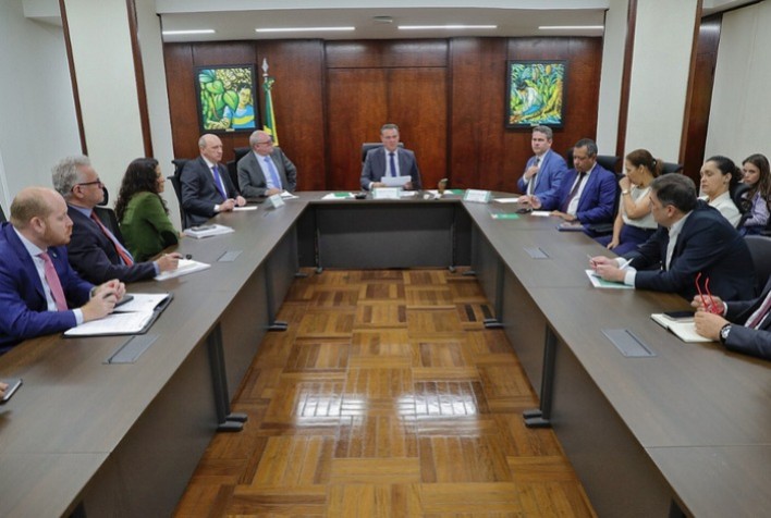 Enchentes no Rio Grande do Sul: MAPA e Farsul discutem medidas emergenciais para a agropecuária gaúcha