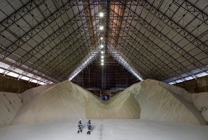 Mercado global de açúcar deve ter menor excedente em 2024/25, diz Louis Dreyfus