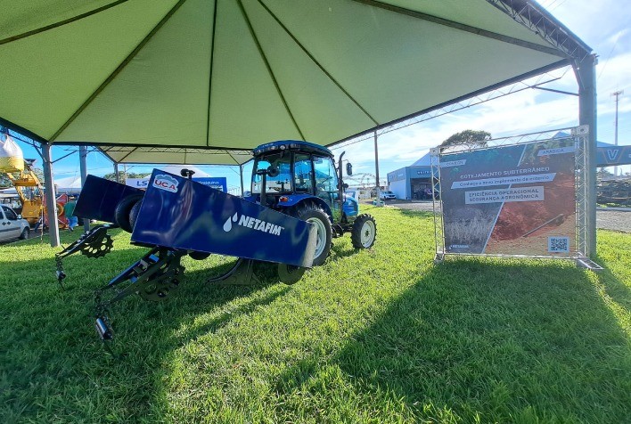 Netafim apresenta novo implemento para irrigação em cafezais, reduzindo tempo de instalação pela metade