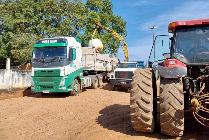 Produtores de leite no Brasil unem-se em solidariedade aos criadores gaúchos atingidos por enchentes
