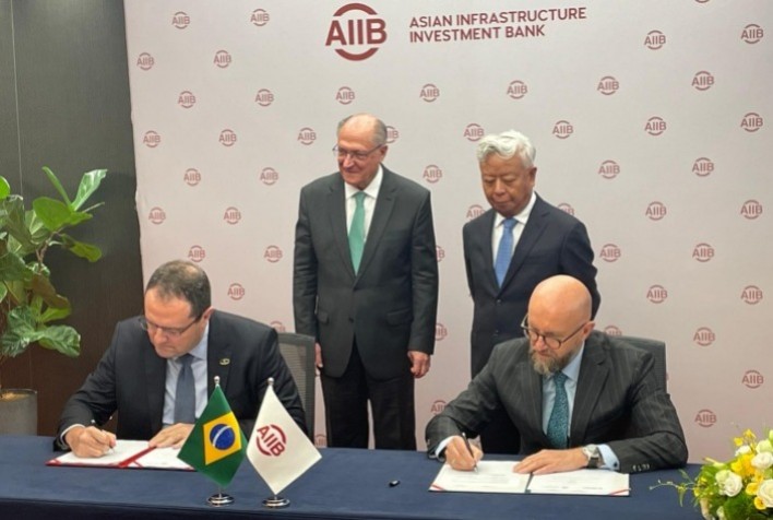 BNDES e Bancos Asiáticos Firmam Acordos de R$ 9,1 Bilhões para Investimentos Sustentáveis