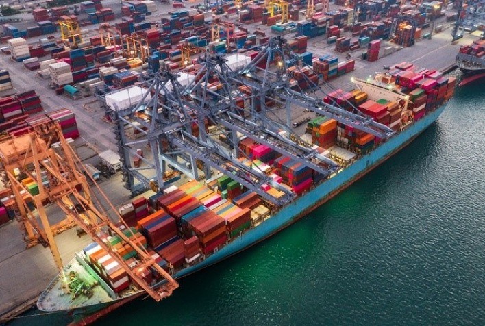 Frete marítimo enfrenta novo aumento de 10% e previsão de instabilidade até agosto