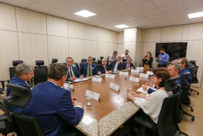 Governo federal pede alternativas ao setor arrozeiro sobre importação de arroz