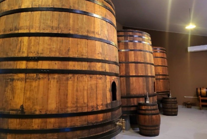 Fiscalização em Fábricas de Bebidas Fecha Empresa, Autua Dez e Apreende 500 Litros