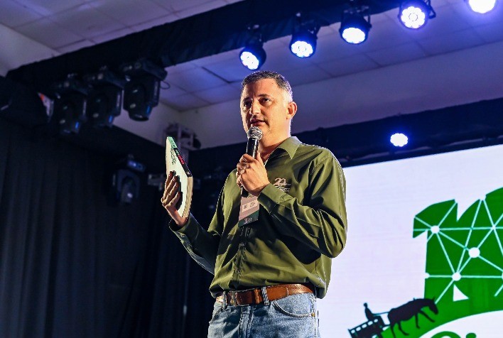 Simpósio Nutripura Debate Futuro da Pecuária em Cuiabá