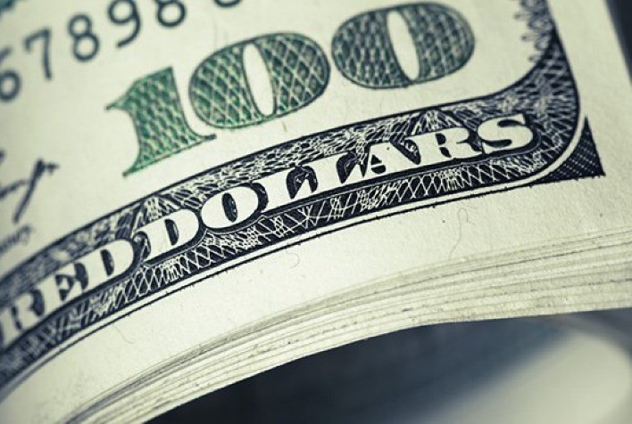 Dólar Cai com Desistência de Biden à Reeleição