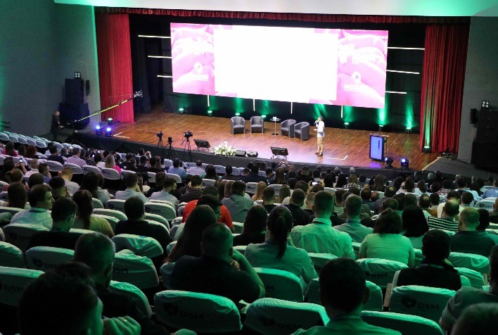 Pedro Malan Abre 16° Simpósio Brasil Sul de Suinocultura com Palestra sobre o Plano Real