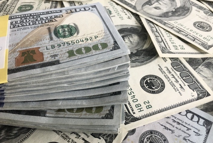 Dólar recua frente ao real após dados de emprego dos EUA aliviarem temores de recessão