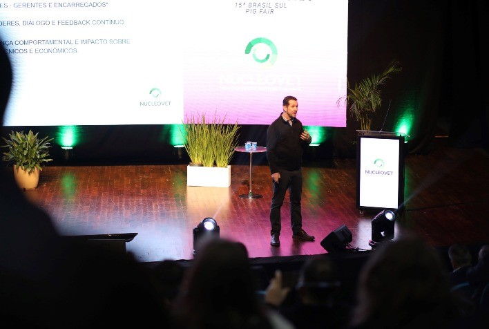 Superando a Escassez de Mão de Obra na Suinocultura: Insights do 16º SBSS