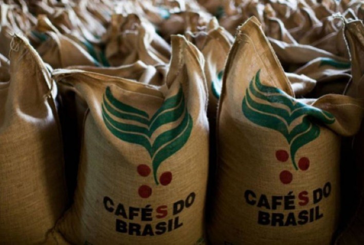 Atrasos de Navios para Exportação de Café Atingem 60% em Julho no Brasil