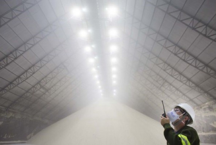 Açúcar Alcança Máxima de Seis Semanas com Queda na Produção no Brasil e Medidas da Índia