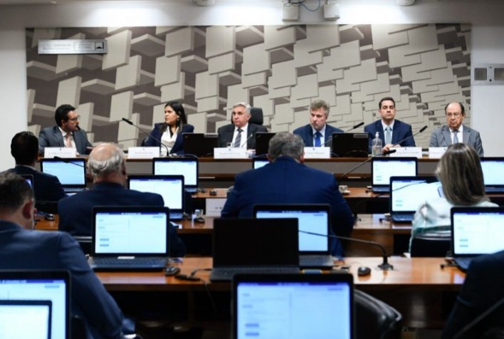 Economista Critica Inconsistências na Reforma Tributária durante Audiência no Senado