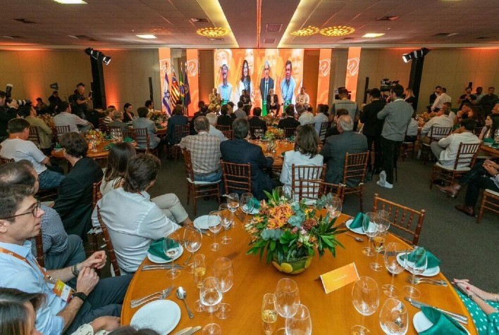 AgroTalk Mind: Convergência entre Educação e Agroindústria para um Futuro Sustentável