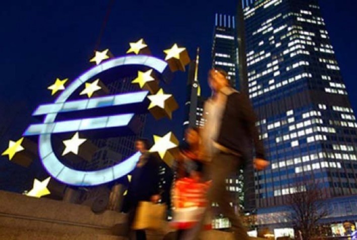 BCE deve aguardar até dezembro para novo corte de juros, afirma Kazimir