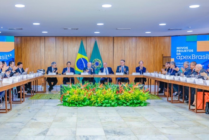 Governo Federal Anuncia Convênios para Fortalecer Exportações do Setor Agropecuário