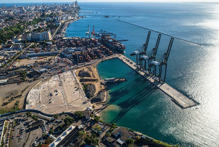 Wilson Sons Registra Recorde em Movimentação de Cargas no Tecon Salvador por Segundo Mês Seguida