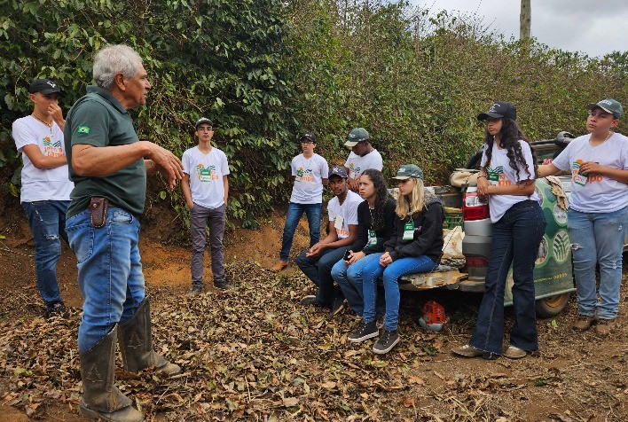 Capacitação Transformadora: Jovens Quilombolas de Divino se Destacam na Cafeicultura