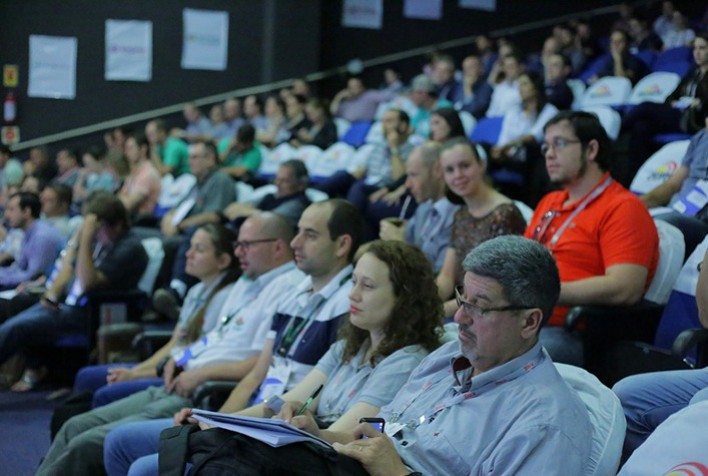 Nutrição de bovinos de leite em destaque no 13º Simpósio Brasil Sul de Bovinocultura de Leite