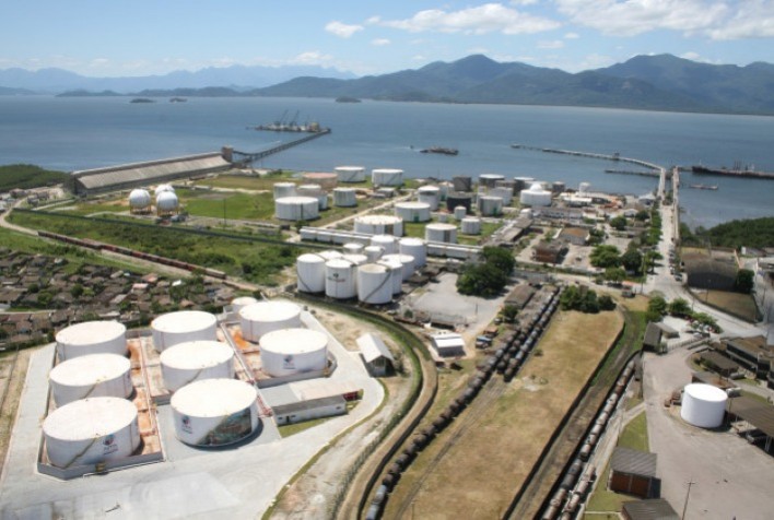 Exportações Recordes de Etanol dos EUA Suportam Estoques em Queda