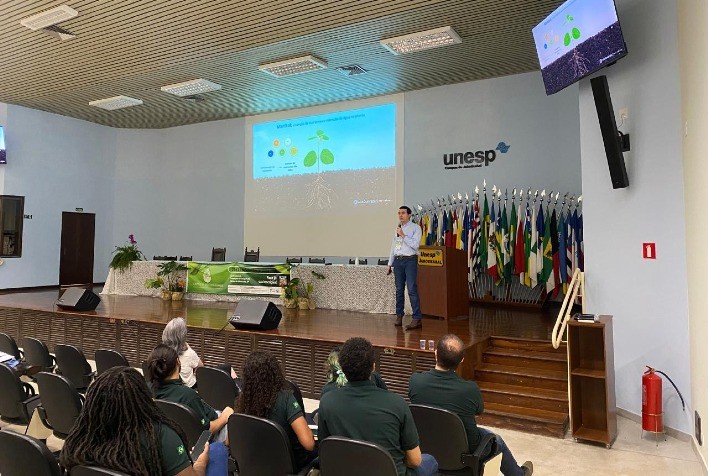 Uso de Alga Marinha como Bioestimulante é Destaque no I Simpósio de Bioinsumos da Unesp