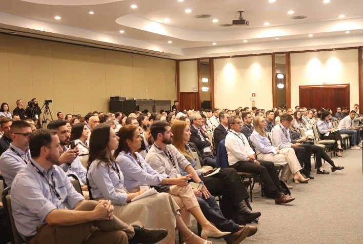Especialistas discutem Ecoprodutividade e Saúde Intestinal das Aves em Simpósio Internacional