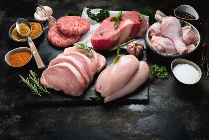 Análise do Cepea: Frango ganha competitividade frente à carne bovina, mas perde para a suína