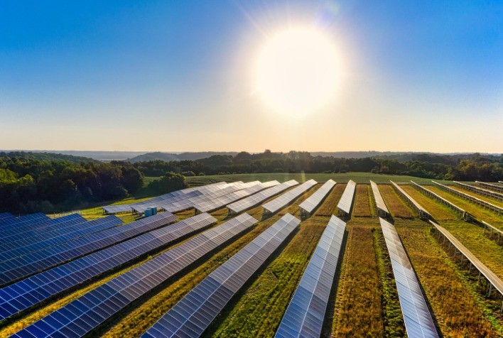 Minas Gerais Atinge 4,1 Gigawatts em Geração de Energia Solar e Supera R$ 20 Bilhões em Investimentos