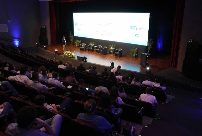 Indústria de Lácteos no Brasil Busca Qualidade e Competitividade Global