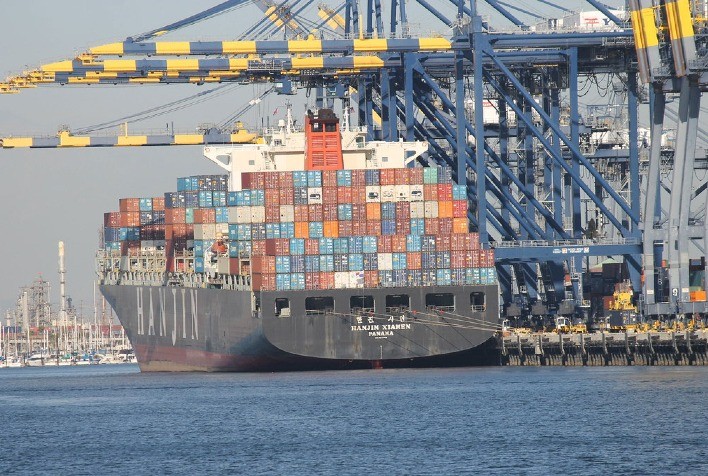 Exportações da China Superam Expectativas em Outubro, Antecipando Ameaça de Tarifas de Trump