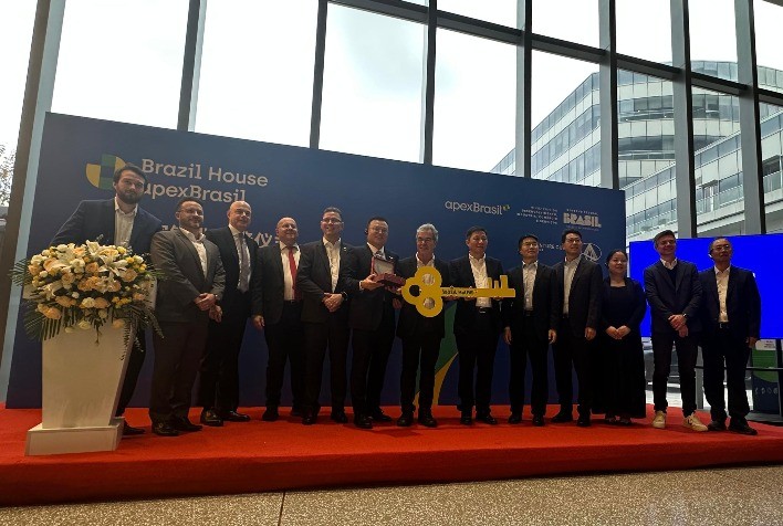 ApexBrasil Recebe Chaves da Casa Brasil em Xangai para Impulsionar o Comércio Exterior