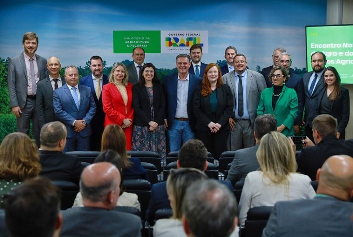 Ministro Fávaro destaca papel estratégico dos adidos agrícolas na expansão de mercados internacionais