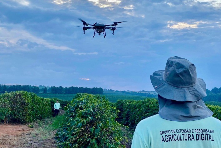 Drones Pulverizadores: Uma Nova Era na Cafeicultura