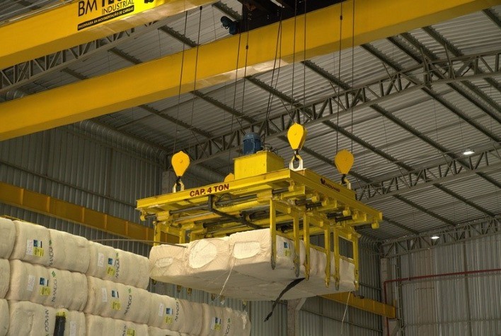 Previsão de queda nas importações de algodão pela China em 2024/25 impacta mercado global