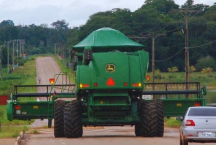 Nova Resolução do Contran Regulamenta o Trânsito de Máquinas Agrícolas em Rodovias