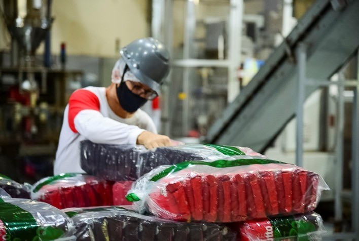Cooxupé registra recorde histórico de produção industrial de café