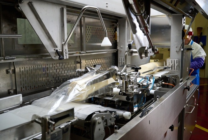 Automação na Embalagem de Queijos e Laticínios: Benefícios e Desafios