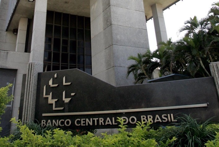 Banco Central alerta para maior cautela na concessão de crédito