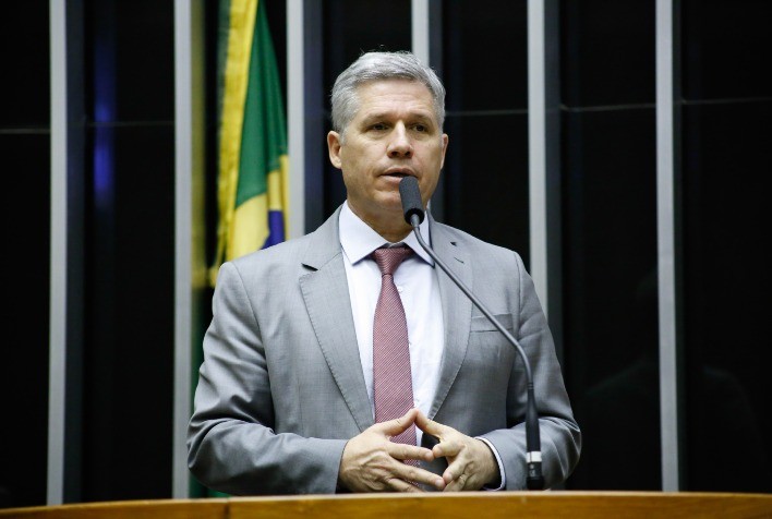 Preços das carnes devem cair nas próximas semanas, afirma ministro Paulo Teixeira