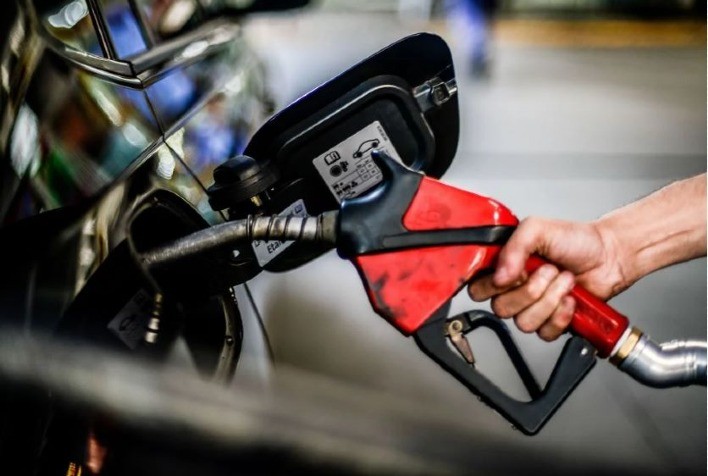 Governo planeja elevar mistura de etanol na gasolina para 30% ainda em 2025
