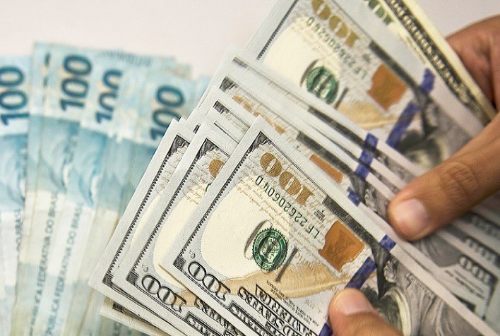 Brasil Enfrenta Desafios Econômicos em Meio a Incertezas Globais, Aponta Rabobank