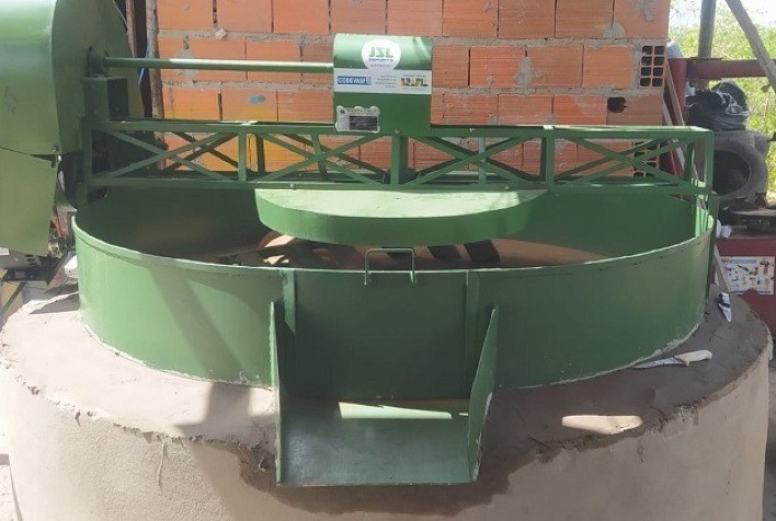 Codevasf impulsiona produção de farinha de mandioca em Minas Gerais com entrega de equipamentos