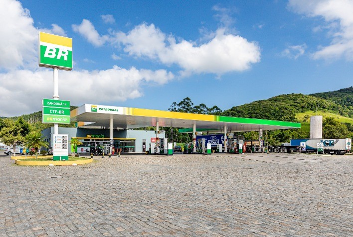 BR-101 lidera ranking de combustíveis mais caros entre as principais rodovias do país em março, aponta Edenred Ticket Log