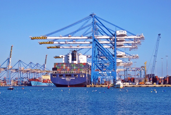 Balança Comercial Brasileira Registra Superávit e Crescimento nas Exportações e Importações até Abril de 2025