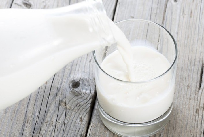 Preço do leite segue em alta, mas ritmo de valorização deve diminuir em março