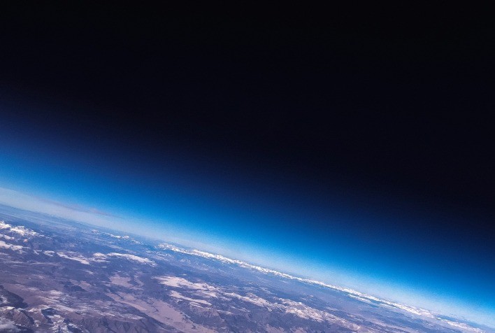 Conectividade por satélite transforma acesso à informação em áreas remotas