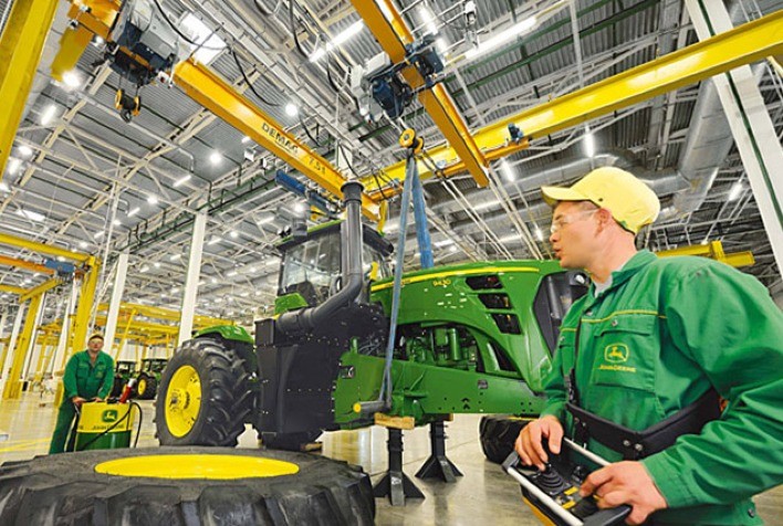 Indústria de Máquinas e Equipamentos Registra Desaceleração em Março de 2025