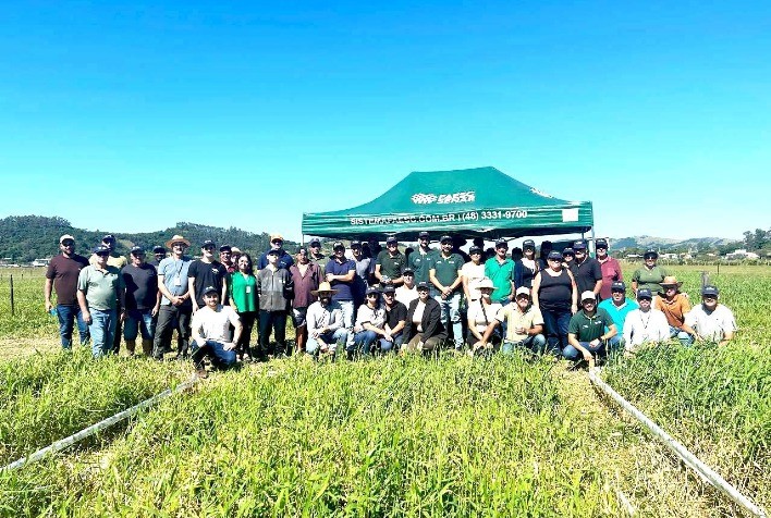 Oficina Técnica em Imaruí (SC) Foca no Manejo de Pastagens Perenes de Verão para Pecuária Sustentável