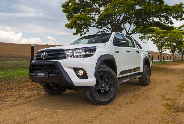 Roubo e furto de máquinas agrícolas e pick-ups aumentam significativamente no Brasil, com destaque para modelos Hilux