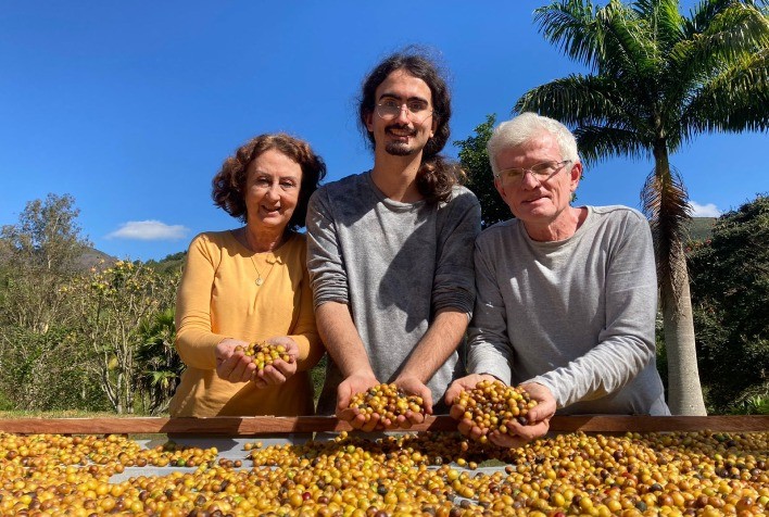 Jovem de Manhuaçu resgata tradição familiar com café orgânico premiado e sustentável