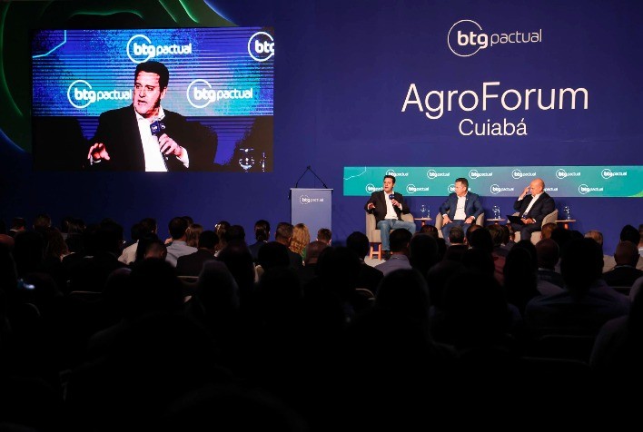 Paraná se destaca como modelo de agronegócio moderno e sustentável no Brasil, afirma Ratinho Junior em fórum do BTG